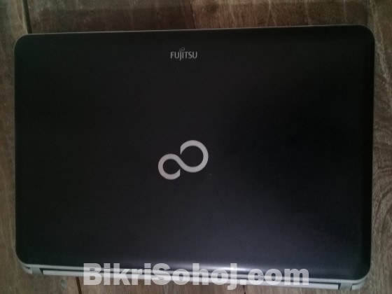 Fujitsu, Ram 4 GB,  HD 320 GB